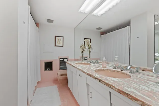 $220,000 | 1610 North Prospect Avenue, Unit 704, Milwaukee, WI 53202