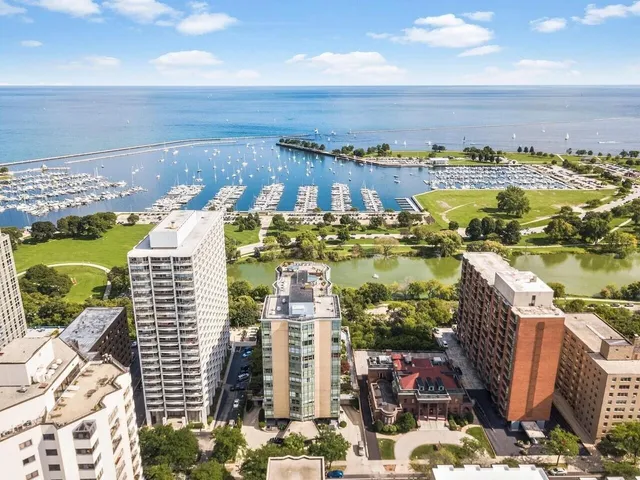 $220,000 | 1610 North Prospect Avenue, Unit 704, Milwaukee, WI 53202