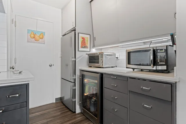 $220,000 | 1610 North Prospect Avenue, Unit 704, Milwaukee, WI 53202