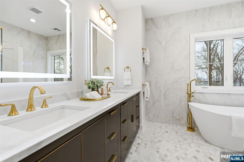 33 Tower Road Livingston, NJ 07039 - Photo 35 of 49