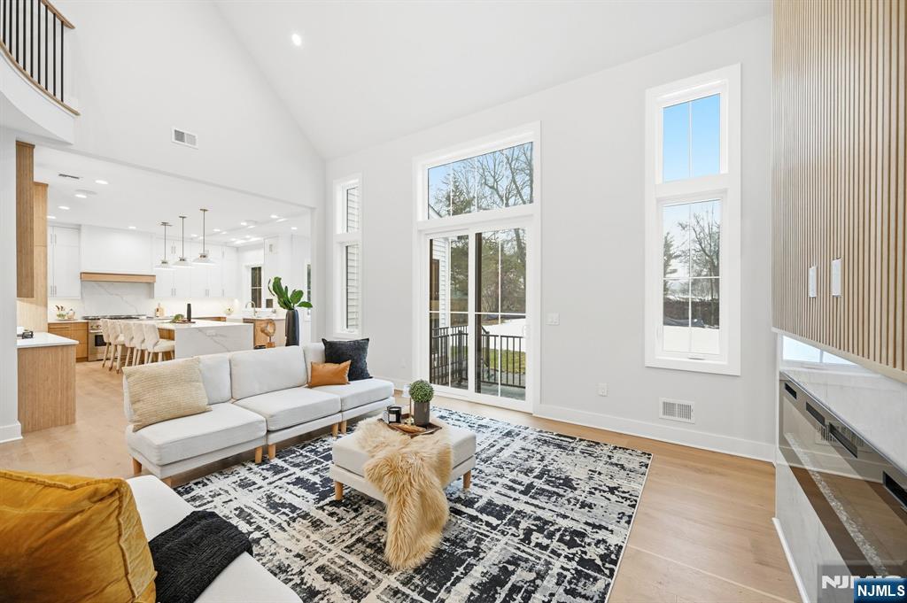 33 Tower Road Livingston, NJ 07039 - Photo 6 of 49