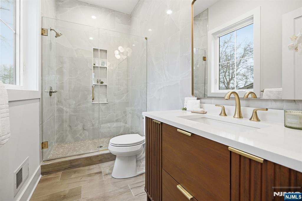 33 Tower Road Livingston, NJ 07039 - Photo 10 of 49