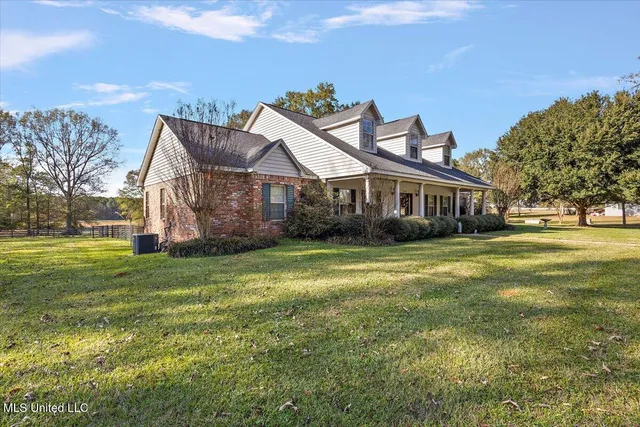 $445,000 | 3100 Wallace Drive Southwest, Bogue Chitto, MS 39629