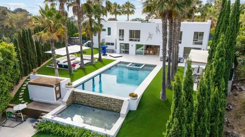 $8,450,000 | 7713 Esterel Drive, La Jolla, CA 92037