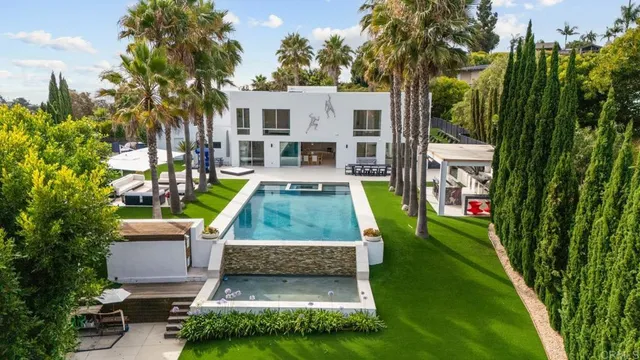 $8,450,000 | 7713 Esterel Drive, La Jolla, CA 92037