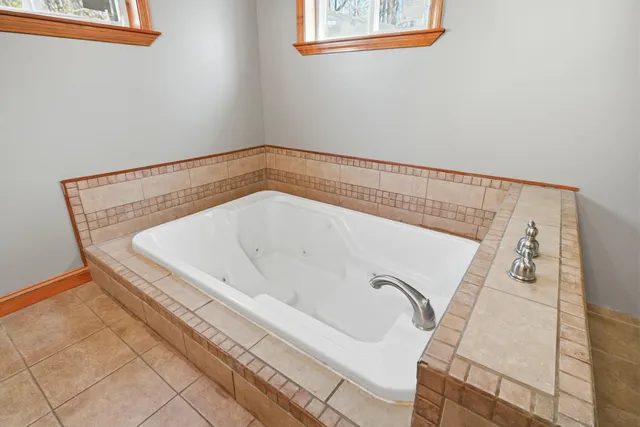 $500,000 | 974 Sturtevant Hill Road, Winthrop, ME 04364