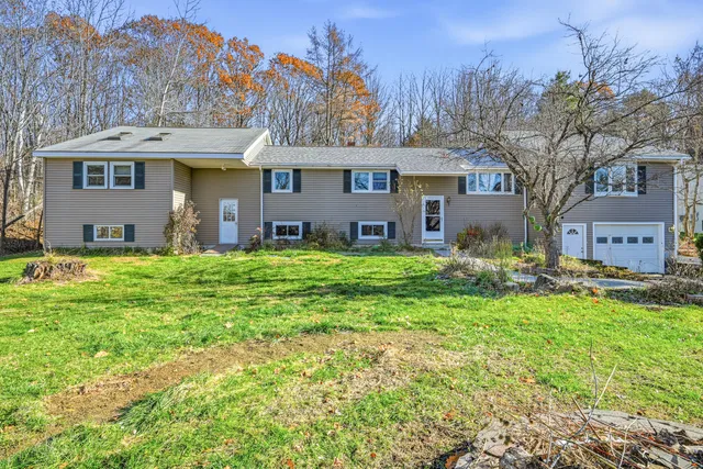 $500,000 | 974 Sturtevant Hill Road, Winthrop, ME 04364