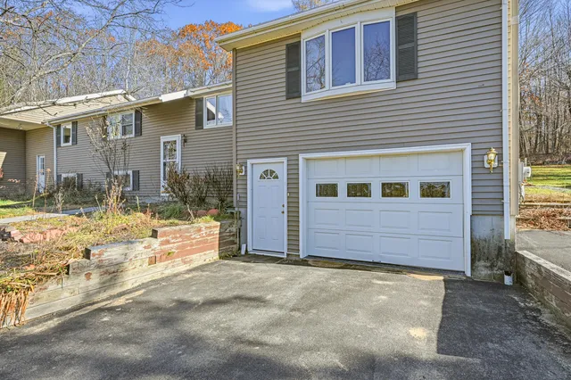 $500,000 | 974 Sturtevant Hill Road, Winthrop, ME 04364