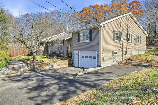 $500,000 | 974 Sturtevant Hill Road, Winthrop, ME 04364