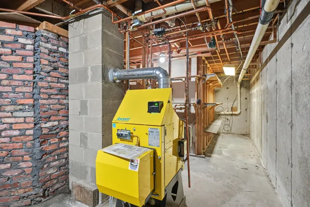 $500,000 | 974 Sturtevant Hill Road, Winthrop, ME 04364