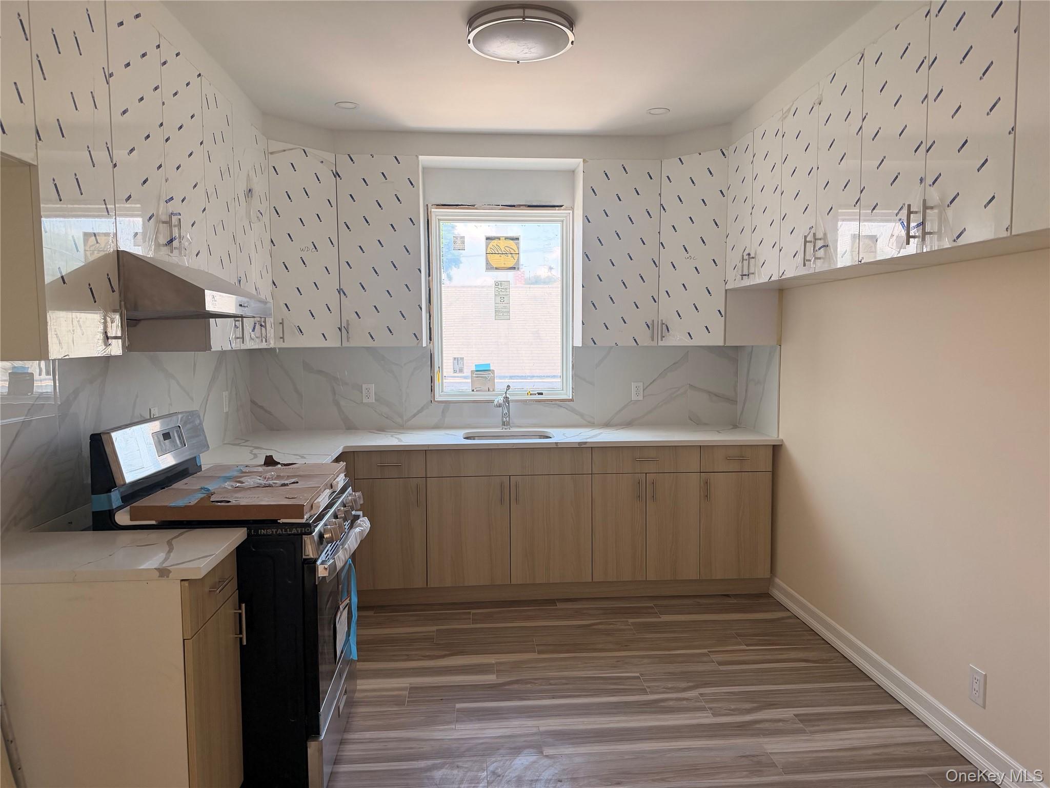 164-16 75th Road, Unit 1 Queens, NY 11366 - Photo 5 of 10