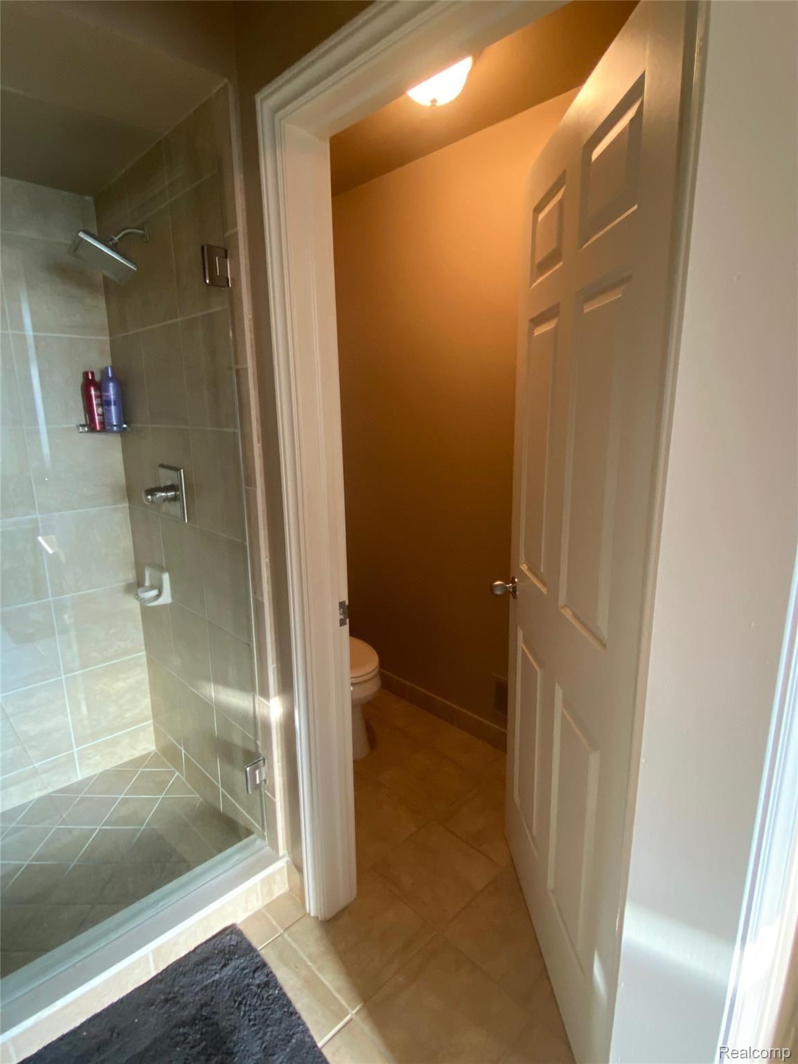 47875 Gladstone Road Canton, MI 48188 - Photo 33 of 52 35.Master Bathroom