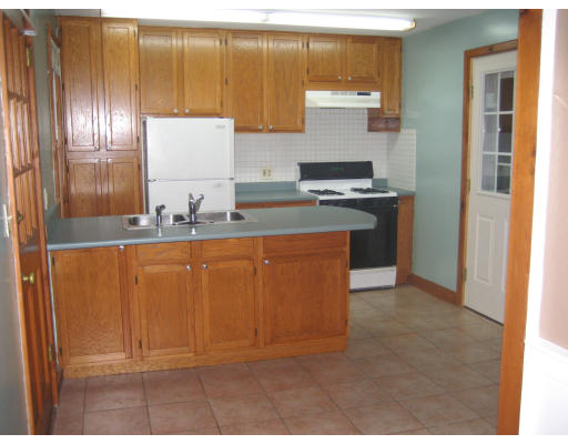 374 Sharps Road Swansea, MA 02777 - Photo 3 of 20 Gallery Image 3