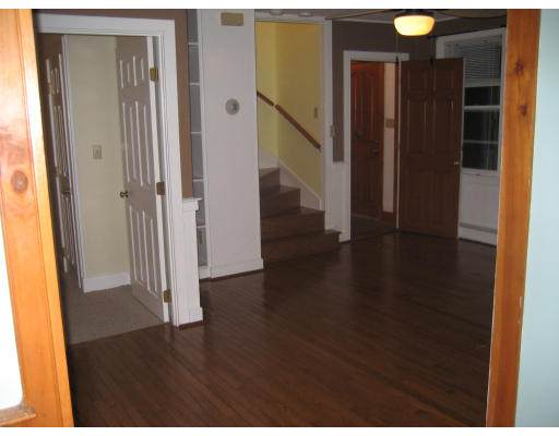 374 Sharps Road Swansea, MA 02777 - Photo 4 of 20 Gallery Image 4