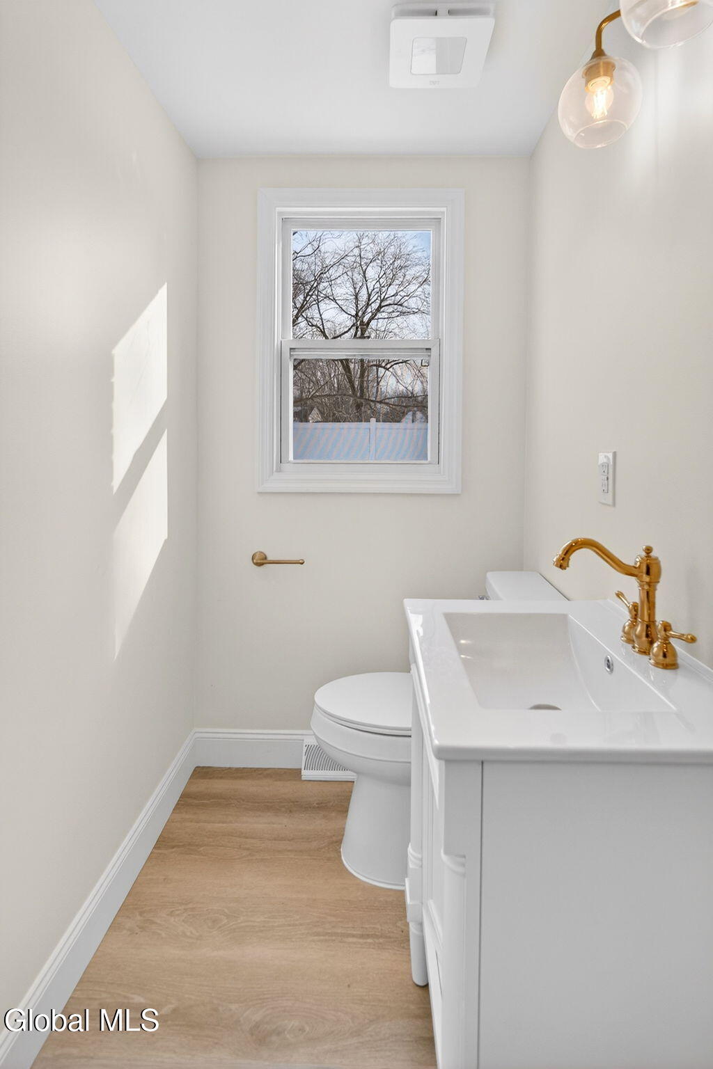 10 Derry Lane Colonie, NY 12110 - Photo 11 of 25 11-web-or-mls-DSC06835