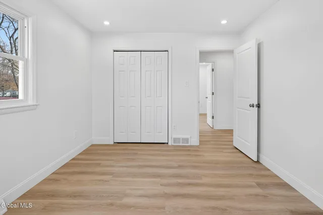 $2,550 | 10 Derry Lane, Colonie, NY 12110