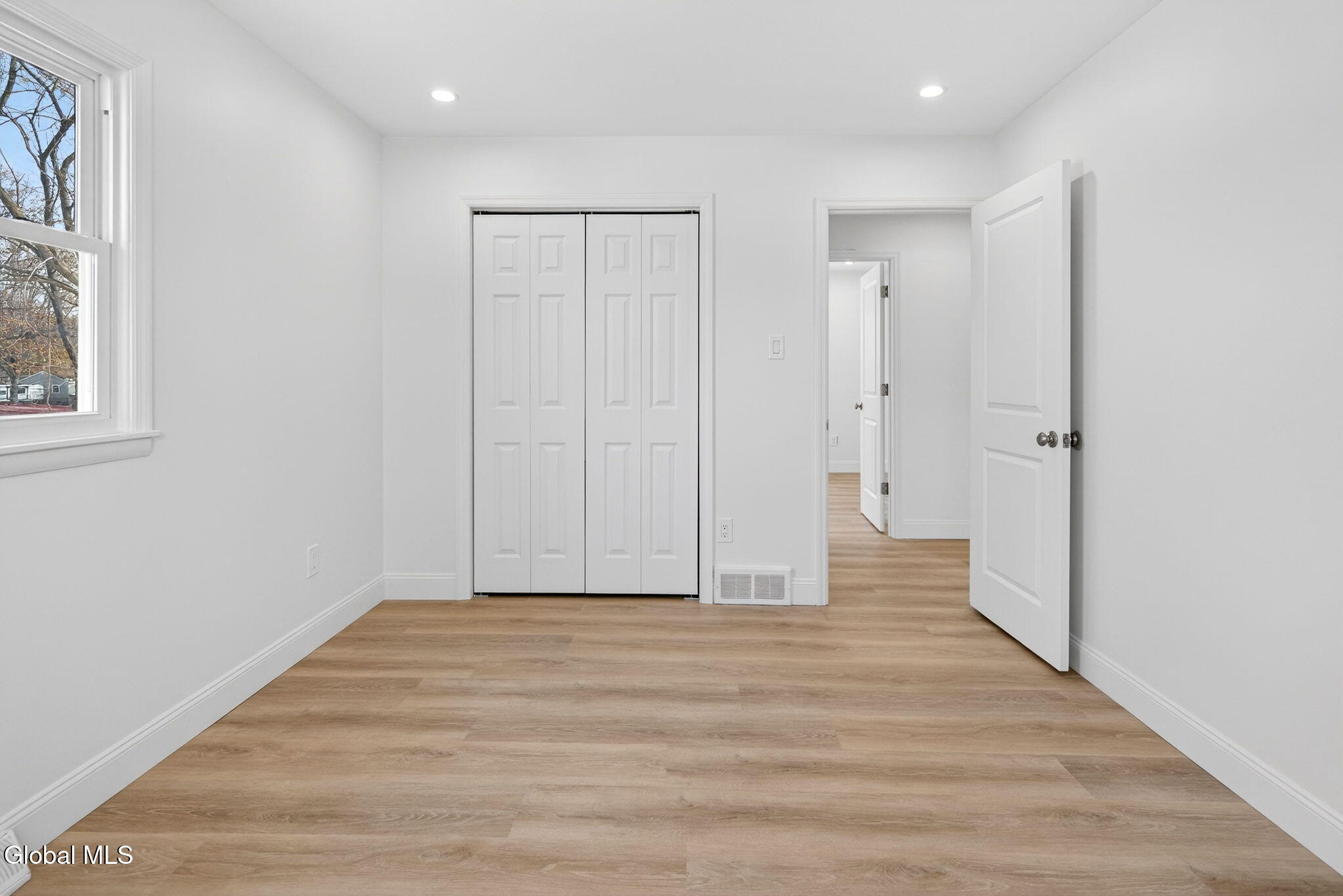 10 Derry Lane Colonie, NY 12110 - Photo 17 of 25 17-web-or-mls-DSC06868