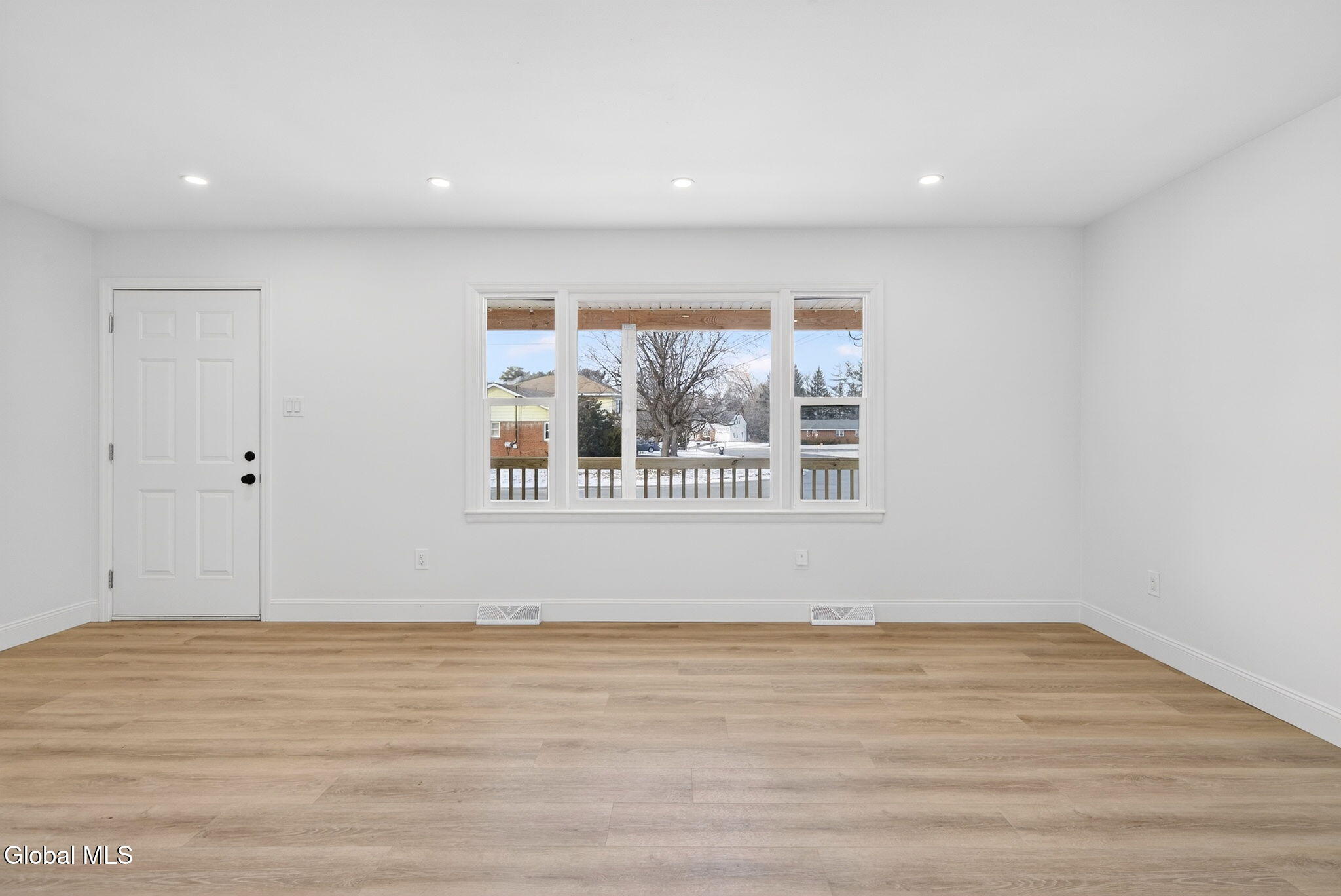 10 Derry Lane Colonie, NY 12110 - Photo 5 of 25 5-web-or-mls-DSC06777