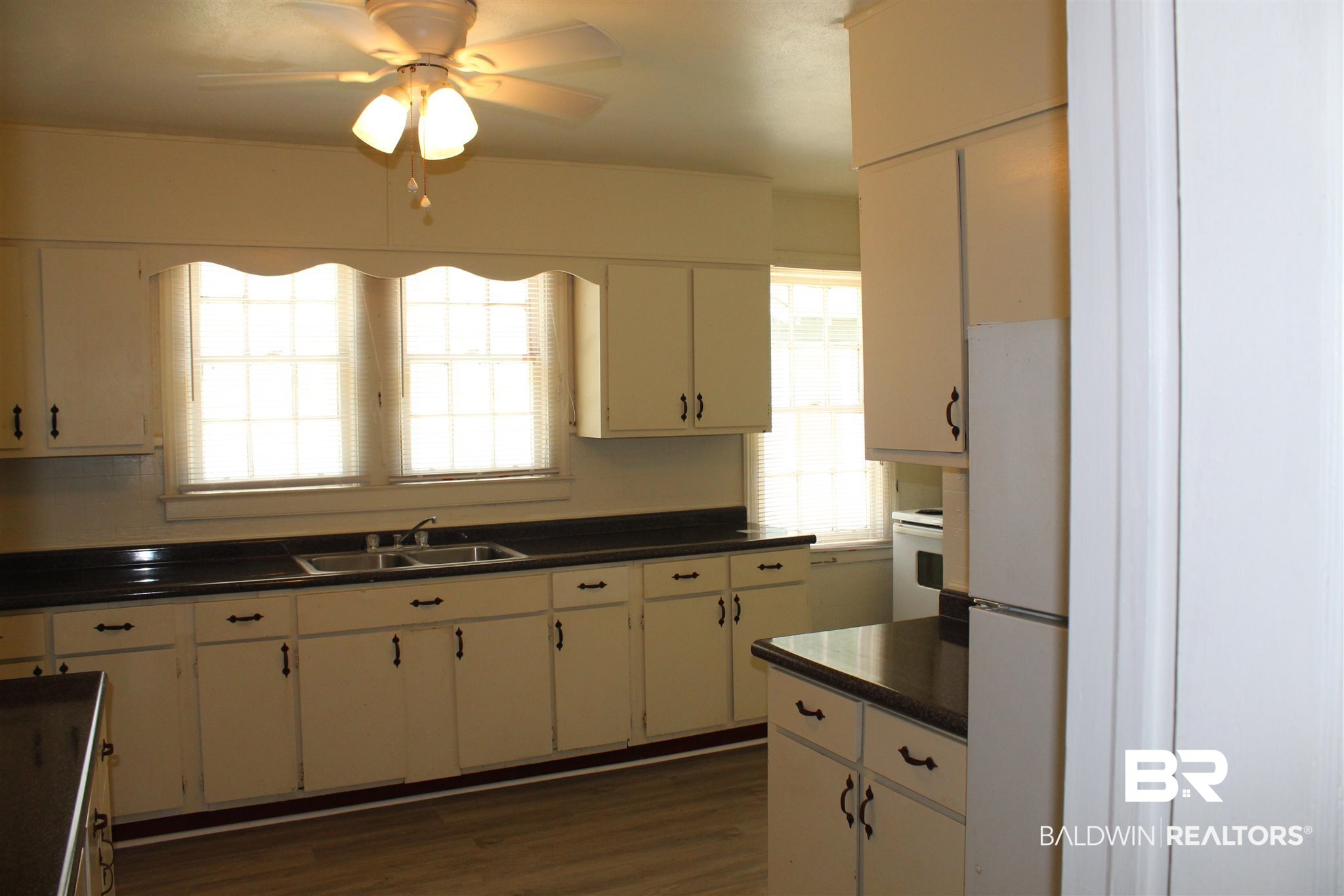 257 Rickarby Street Mobile, AL 36606 - Photo 4 of 5 Kitchen