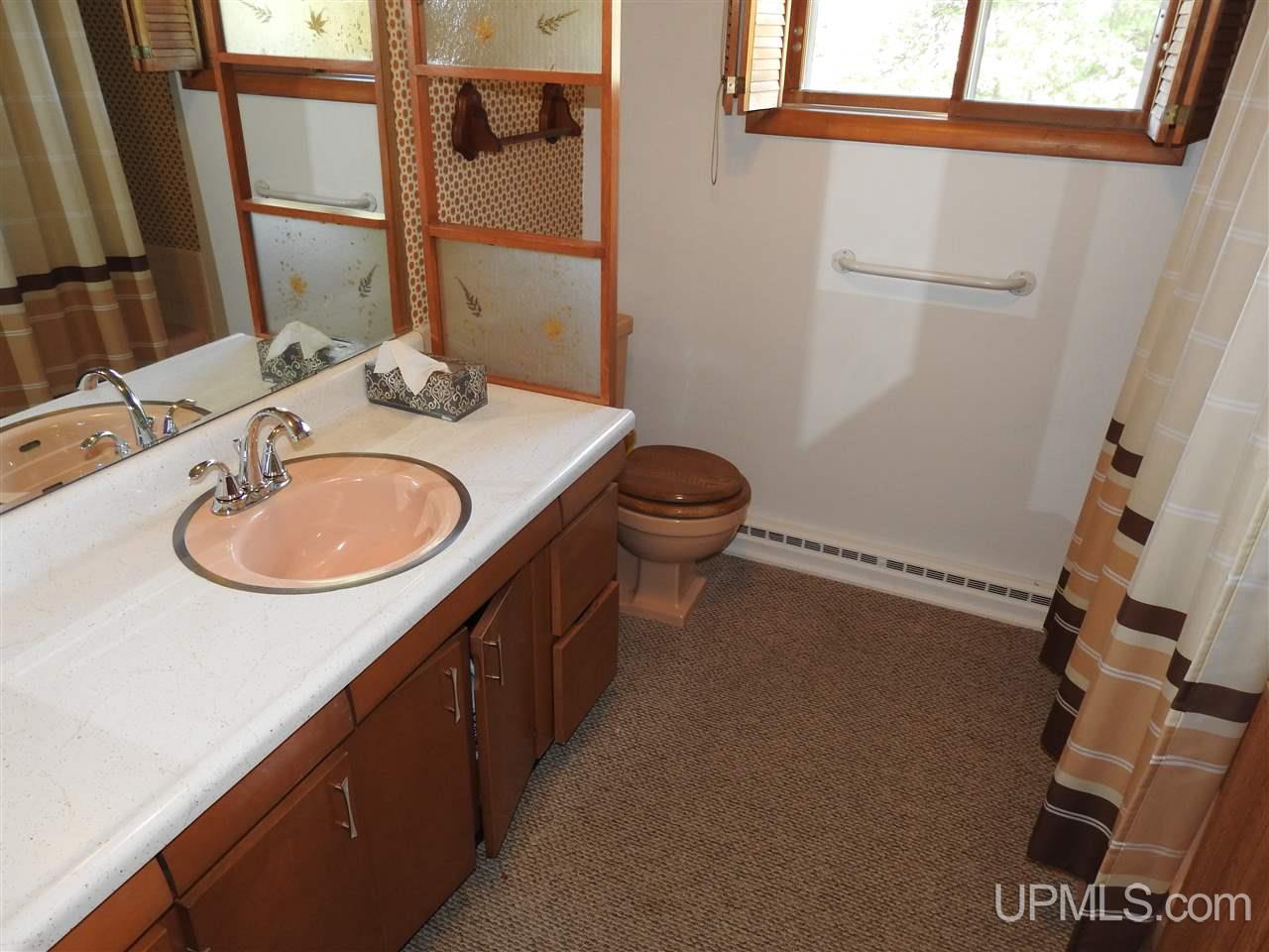 917 Roosevelt Road Niagara, WI 54151 - Photo 15 of 33 Gallery Image 15