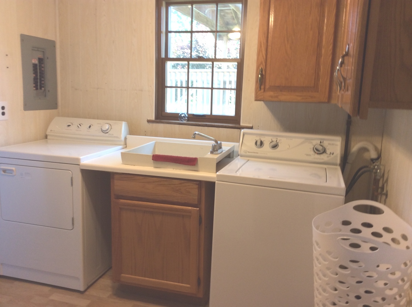 5909 107th Street Chicago Ridge, IL 60415 - Photo 12 of 32 a utility room with dryer and washer