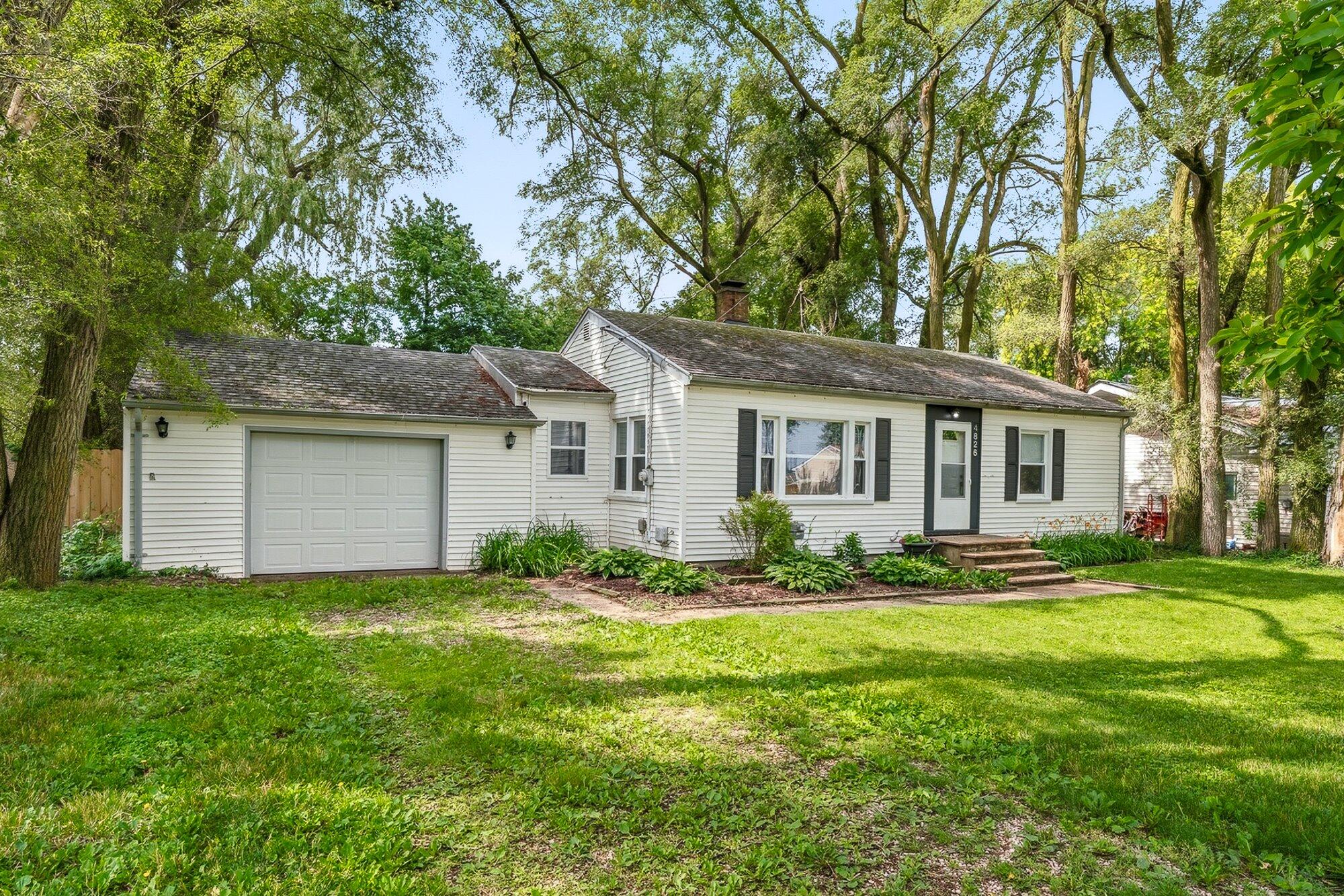 4826 Burt Avenue Grand Ledge, MI 48837 - Photo 2 of 36 34-WM4826burt-27