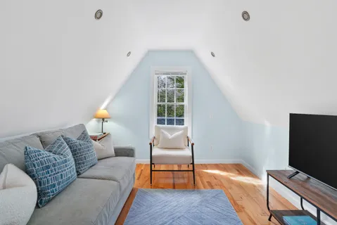 $1,595,000 | 26 Sea Glen Road, Oak Bluffs, MA 02557