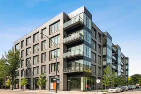 $1,025,000 | 6 North Bishop Street, Unit 406, Chicago, IL 60607