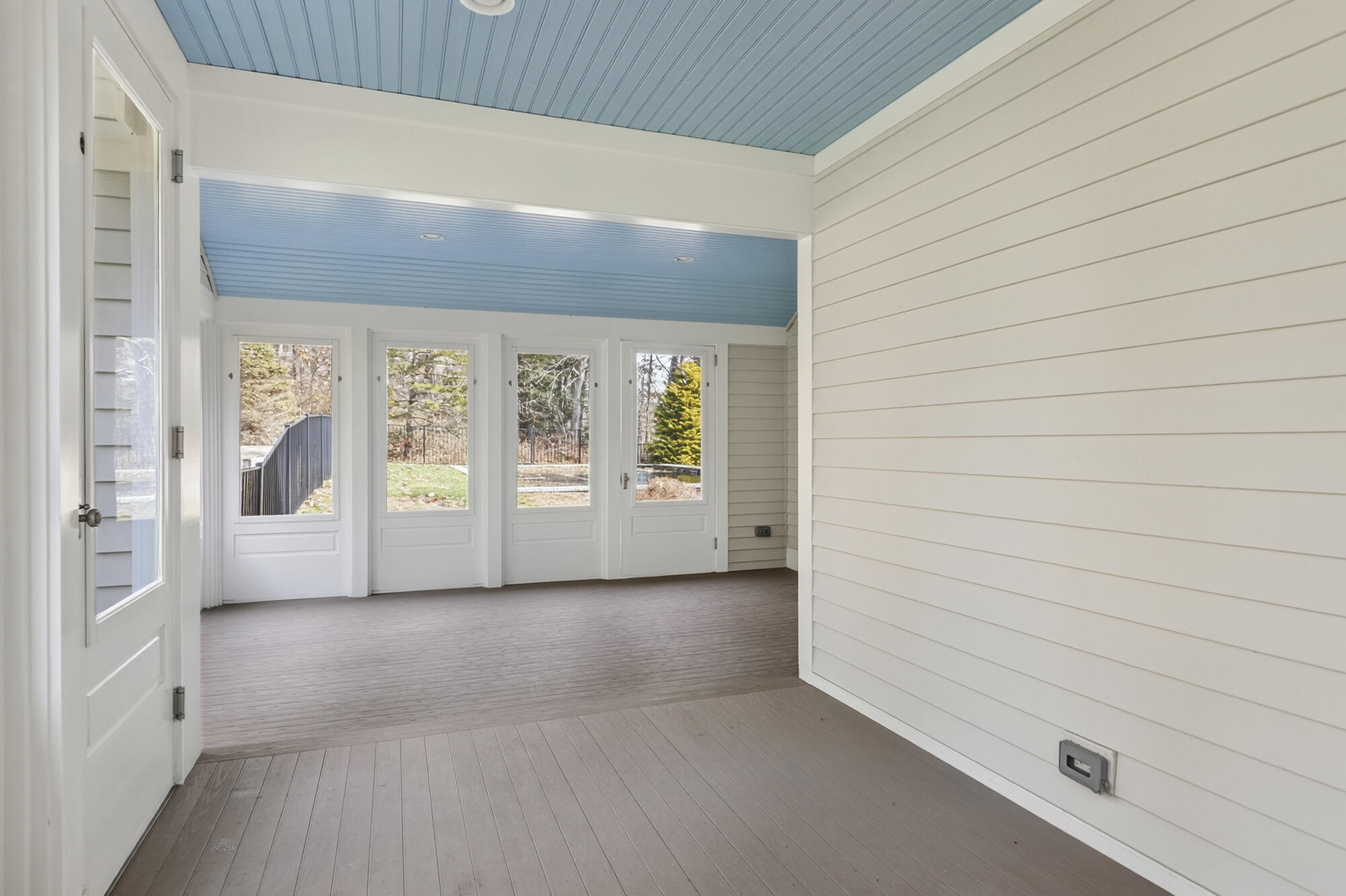 258 Foreside Road Cumberland Foreside, ME 04110 - Photo 8 of 86 Screened Porch