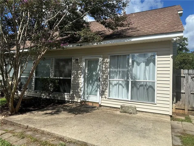 $2,350 | Undisclosed Address, Mandeville, LA 70448