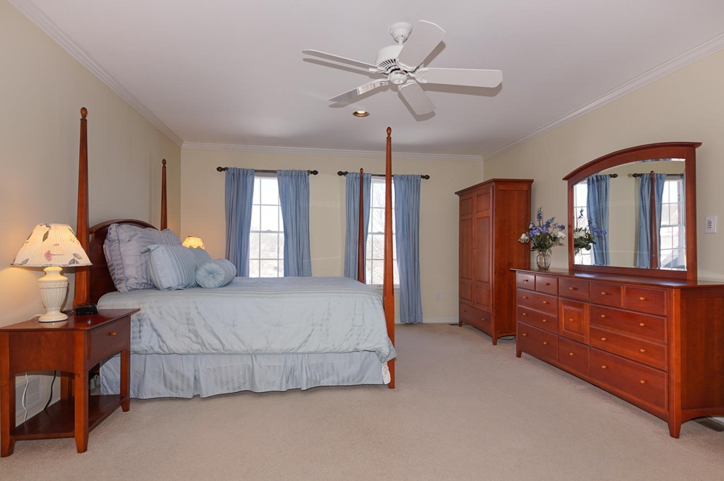 313 Robert Road Marlborough, MA 01752 - Photo 17 of 30 Gallery Image 17