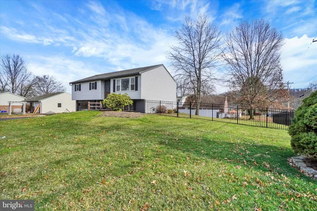 a house view with a outdoor space