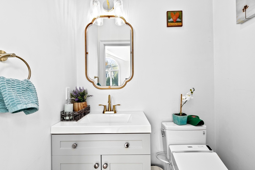 110 Redwood Road Newton, MA 02459 - Photo 16 of 19 Gallery Image 16