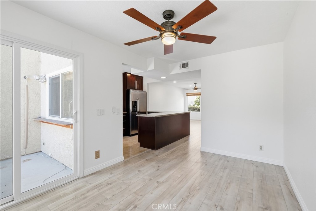 54 Oval Road Irvine, CA 92604 - Photo 9 of 28 Dining room