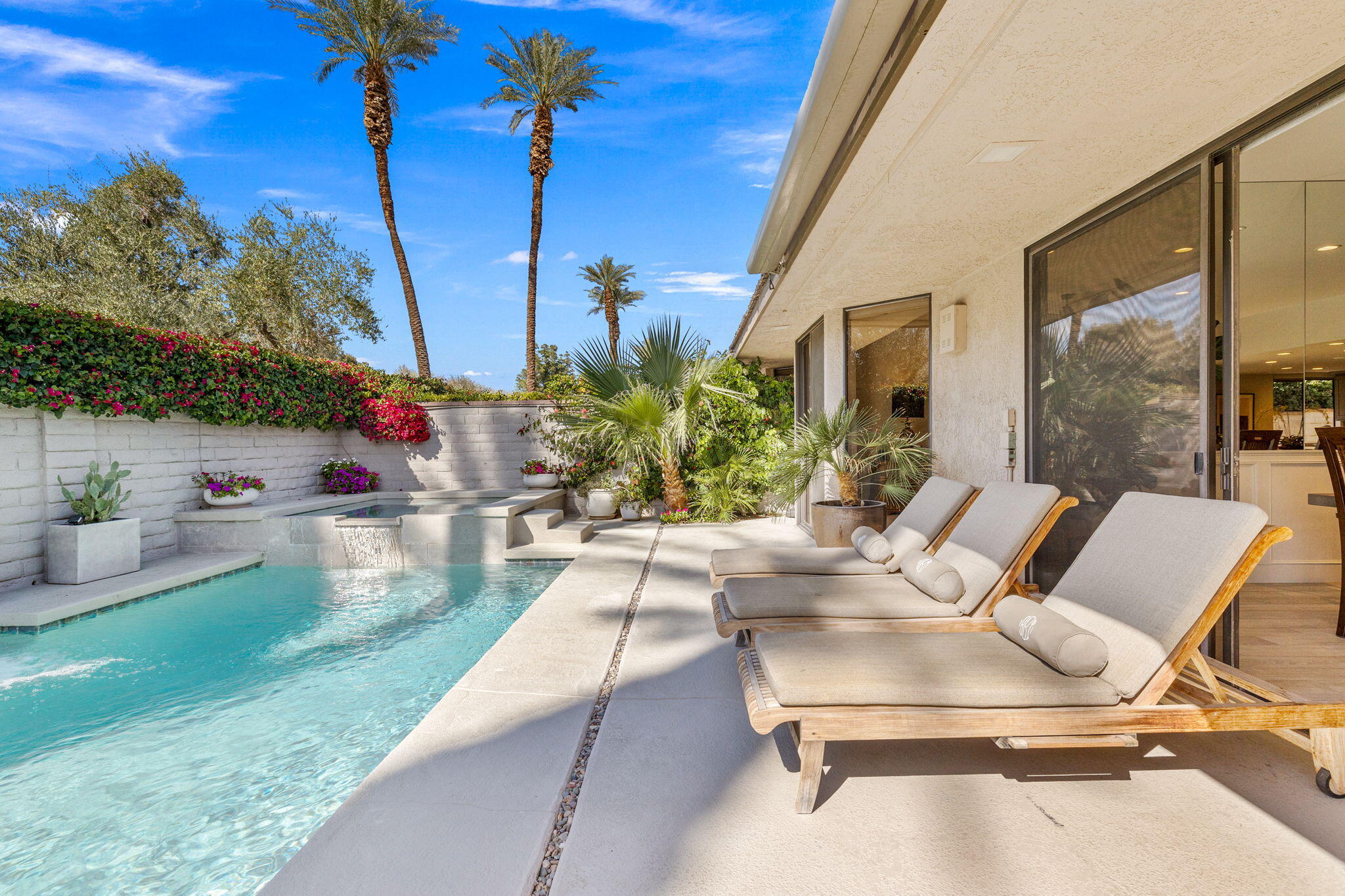 76 Princeton Drive Rancho Mirage, CA 92270 - Photo 2 of 56 10-web-or-mls-AM4A2226