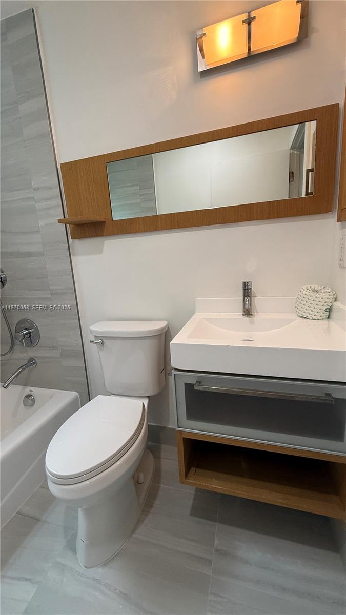 2031 Meridian Avenue, Unit 6 Miami Beach, FL 33139 - Photo 11 of 25