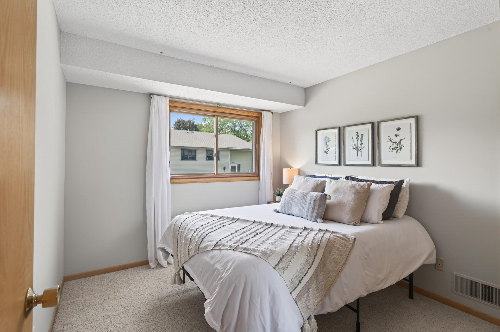 4448 Woodgate Point Eagan, MN 55122 - Photo 14 of 30