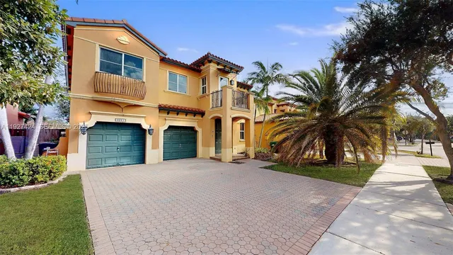 $925,000 | 2651 Southwest 152nd Court, Miami, FL 33185