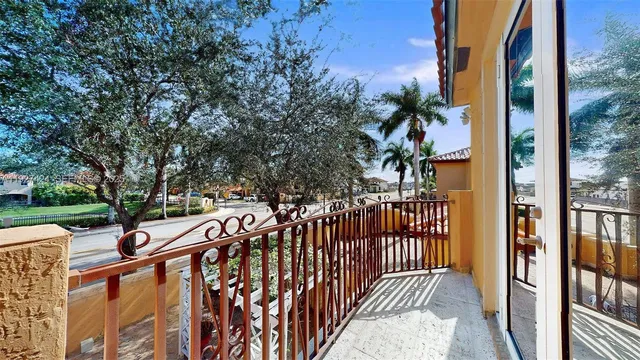 $925,000 | 2651 Southwest 152nd Court, Miami, FL 33185