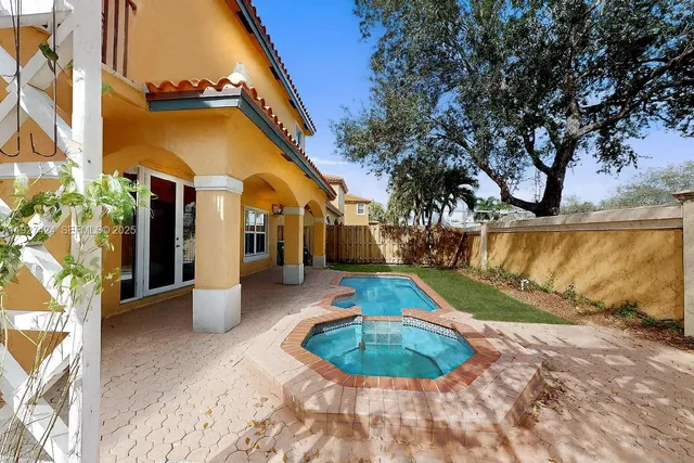 $925,000 | 2651 Southwest 152nd Court, Miami, FL 33185