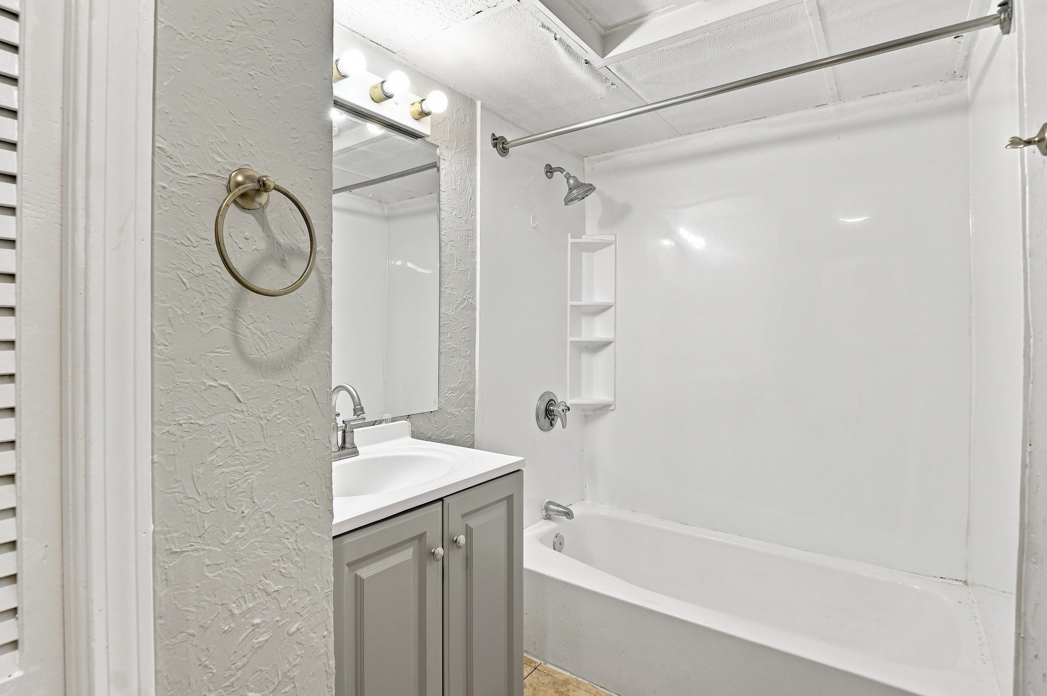 98 Kenberma Road Worcester, MA 01604 - Photo 29 of 41 Gallery Image 29