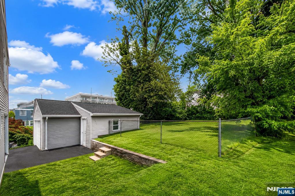 195 Van Winkle Street East Rutherford, NJ 07073 - Photo 4 of 47