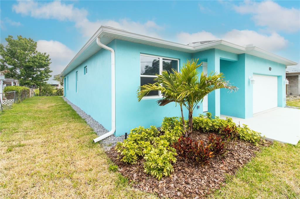 113 Douglas Street Edgewater, FL 32141 - Photo 5 of 39