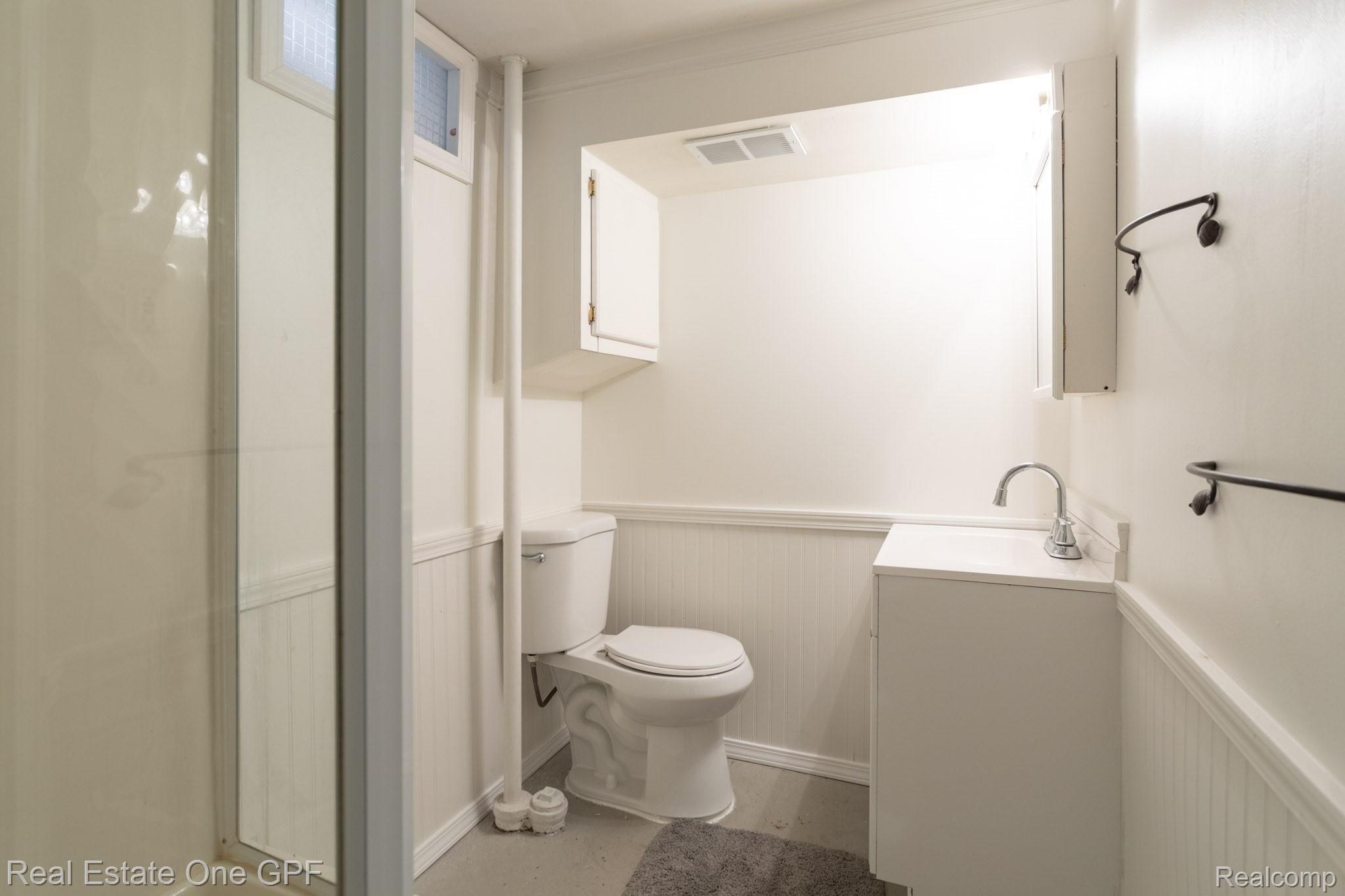 427 Moran Road Grosse Pointe, MI 48236 - Photo 21 of 29 28.jpg