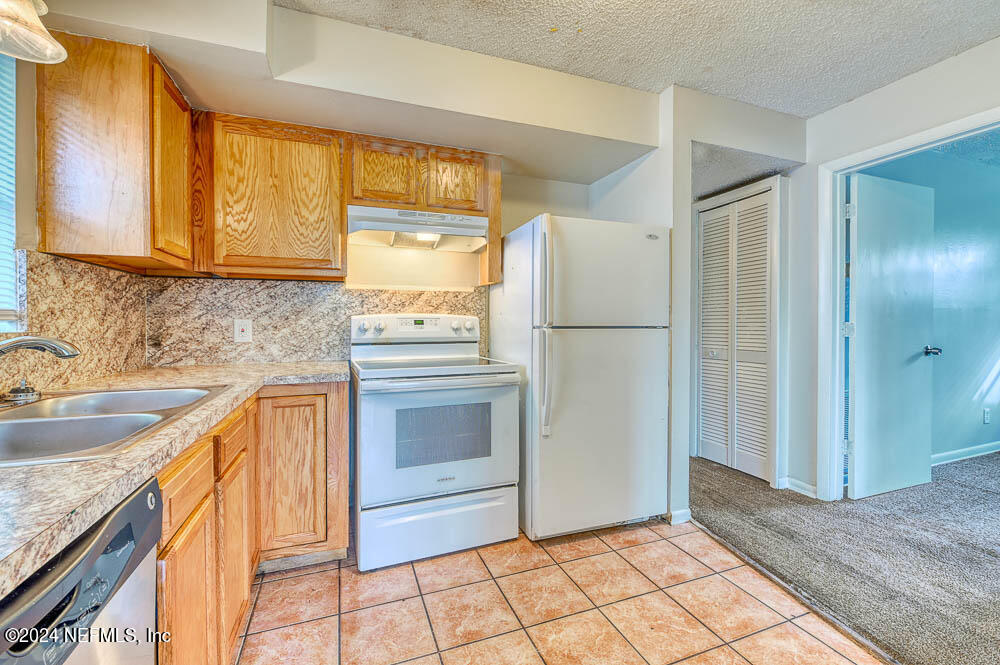 7407 Canaveral Road Jacksonville, FL 32210 - Photo 11 of 21 Kitchen - View 2