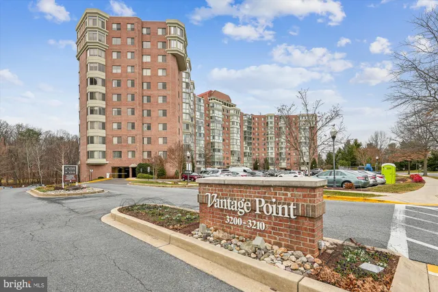 $2,400 | 3210 North Leisure World Boulevard, Unit 119, Silver Spring, MD 20906