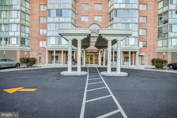 $2,100 | 3210 North Leisure World Boulevard, Unit 119, Silver Spring, MD 20906