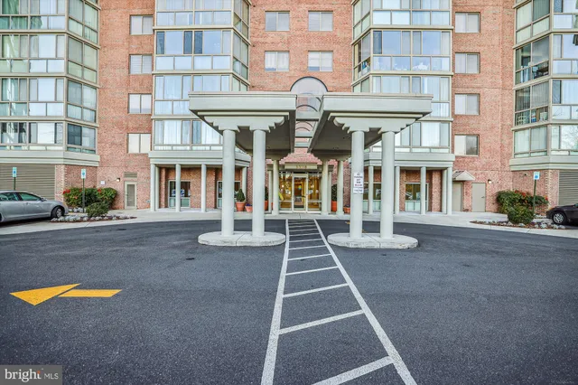 $2,400 | 3210 North Leisure World Boulevard, Unit 119, Silver Spring, MD 20906