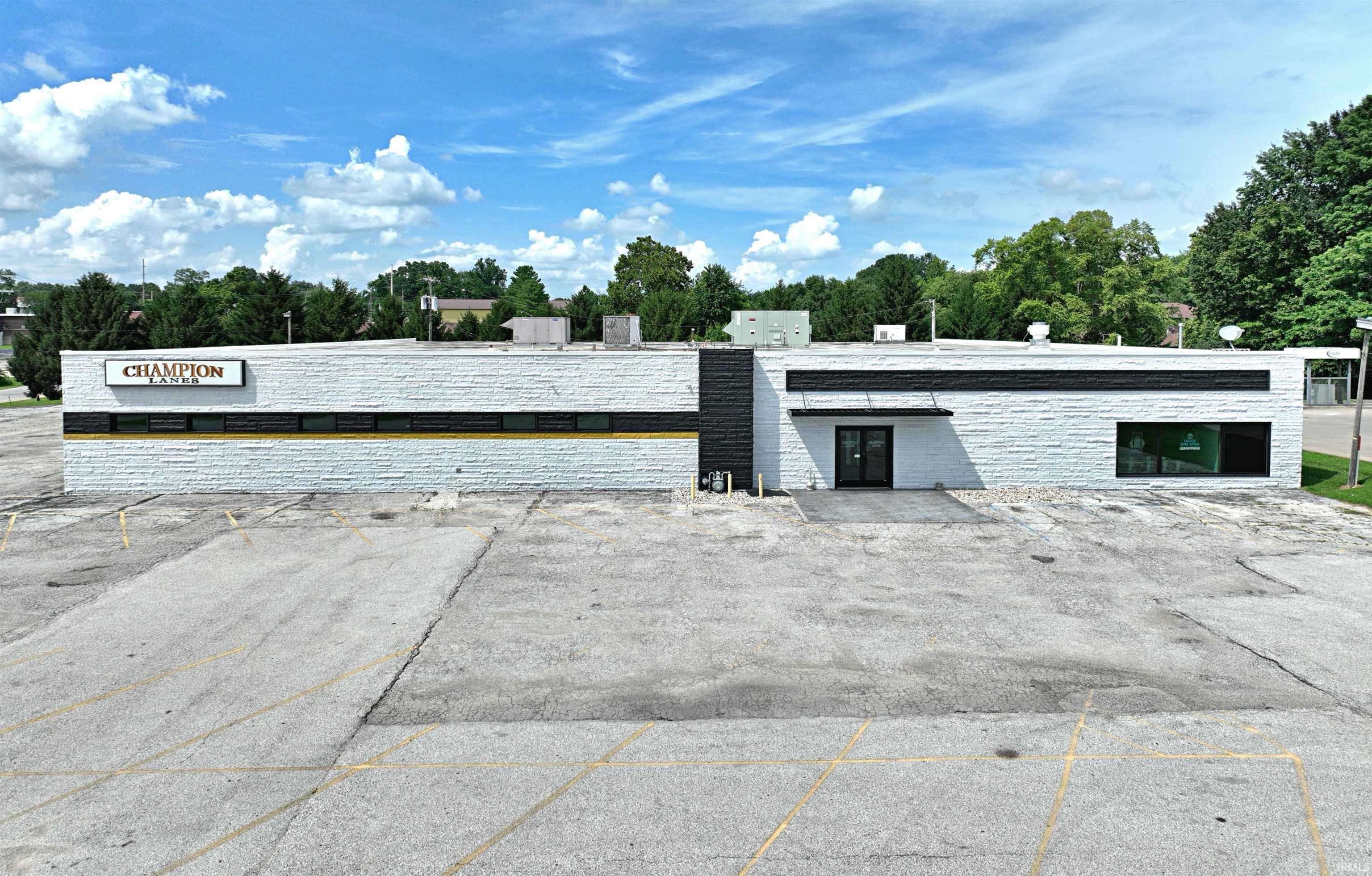 2100 State Street Washington, IN 47501 - Photo 1 of 49 Gallery Image 1