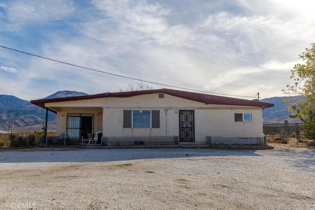 32787 Jagadon Road Lucerne Valley, CA 92356 - Photo 1 of 1 a front view of house with yard